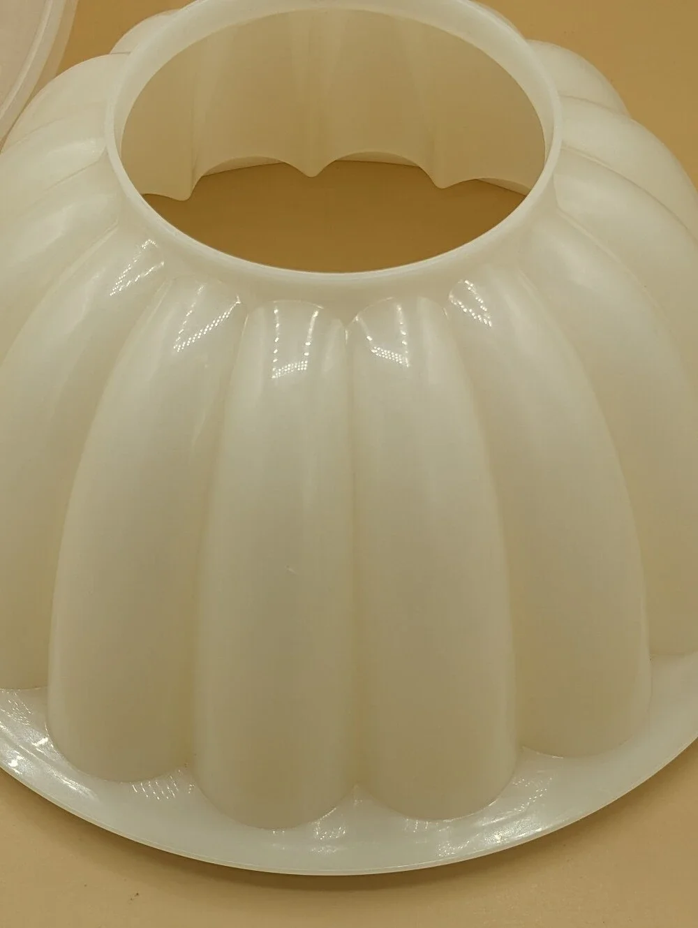 Tupperware PAR-T-JEL 776, 777, 778 Jello/Salad/Punch Bowl Ice Mold Pre-owned